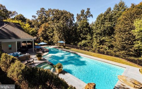 124 Cv Ln, Media PA 19063-1822 exterior