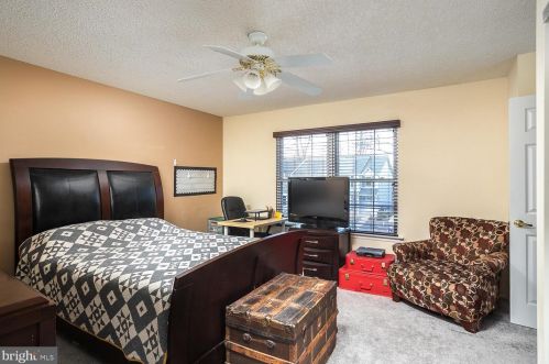 29 Stafford Ct, Trenton NJ 08690-3318 exterior