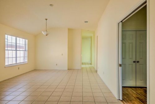 7907 Elkhorn Mountain Trl, Austin TX  78729-6428 exterior