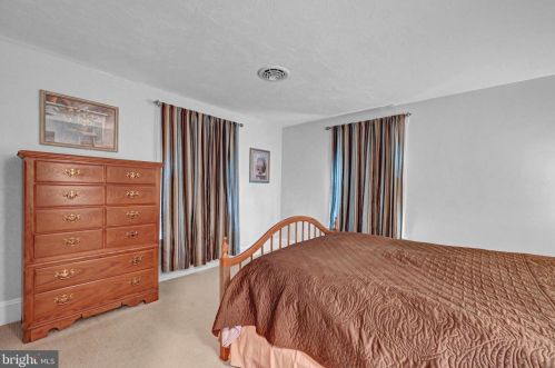 987 Baltimore St, Hanover PA  17331-4413 exterior