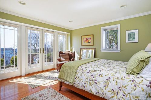 12 Pne Rd, Valhalla NY 10595-1129 exterior