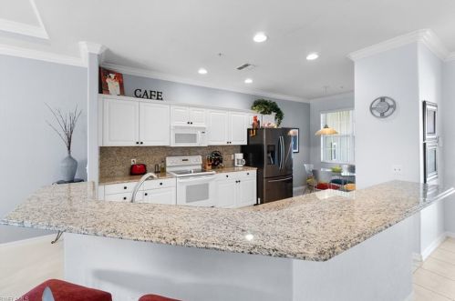 4844 Hampshire Ct, Naples, FL 34112-7959