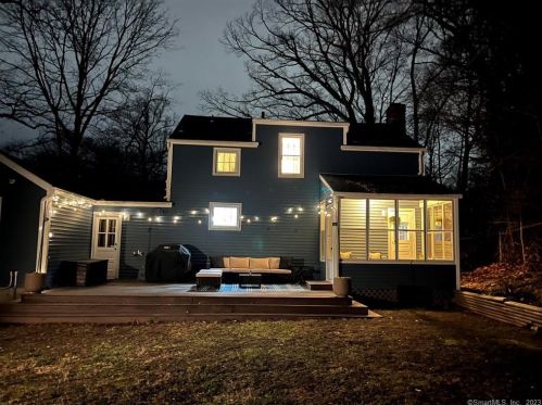 141 Cedarhurst Ln, Milford CT 06461-2721 exterior