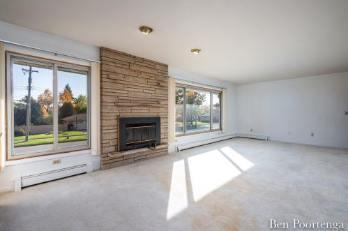 1451 Sweet St, Grand Rapids MI 49505-5425 exterior