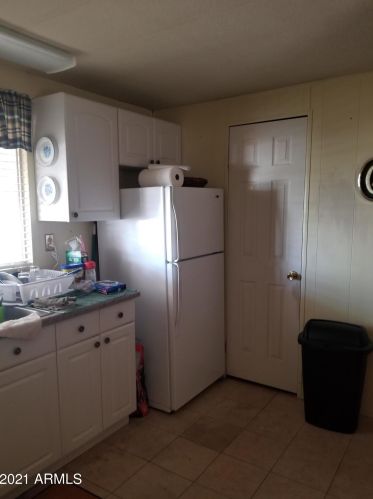 1705 Charleston Ave, Phoenix AZ 85023-1218 exterior