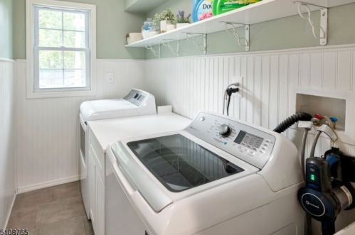 162 Bee Mdw Pkwy, Whippany NJ exterior