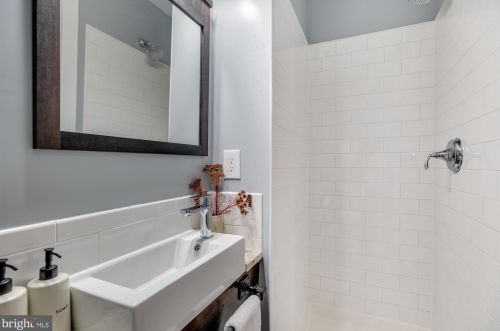 1807 Bay St, Washington DC  20003-2510 exterior