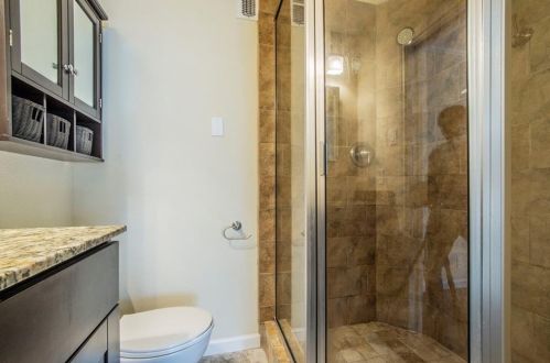 5328 Balcones Dr, Austin TX  78731-4957 exterior