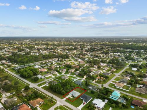 1926 Del Rio Blvd, Fort Pierce FL exterior