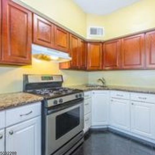 78 Blackwell St, Dover NJ 07801-4075 exterior