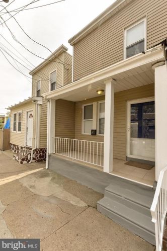 2114 Howell St, Camden, NJ 08105-1024