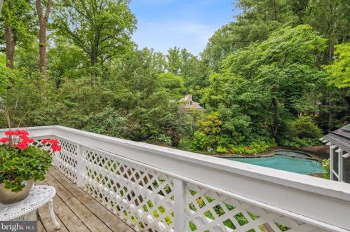 34 Long Dr, Trenton NJ 08648-2714 exterior