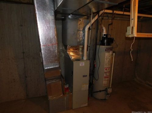 8 Partridge Ct, Windsor Locks CT  06096-1311 exterior