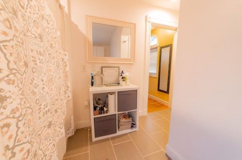 325 Greenville Ave, Providence RI 02919-1330 exterior