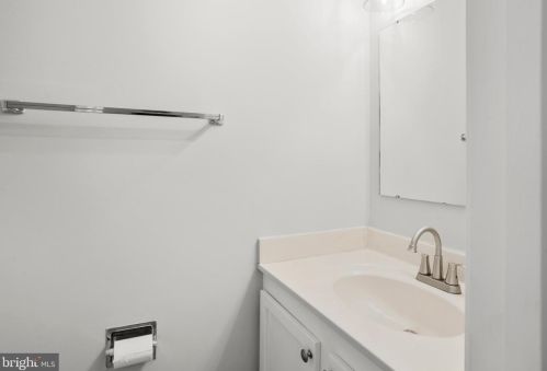 7449 Duddington Dr, Alexandria VA 22315-3849 exterior