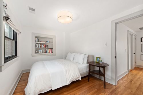 6338 Bryant St, Pittsburgh PA  15206-1703 exterior