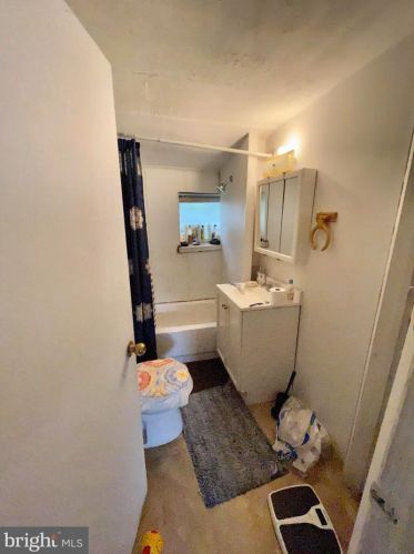 6834 Waldorf Ave, Camden NJ 08110-6110 exterior