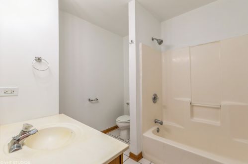 715 Carlisle Dr, Bull Valley IL 60098-4400 exterior