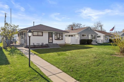 4635 50th St, Milwaukee, WI 53220-4121