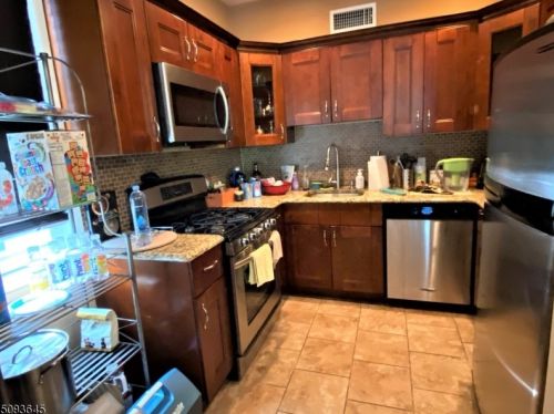 74 Blackwell St, Dover NJ  07801-4061 exterior