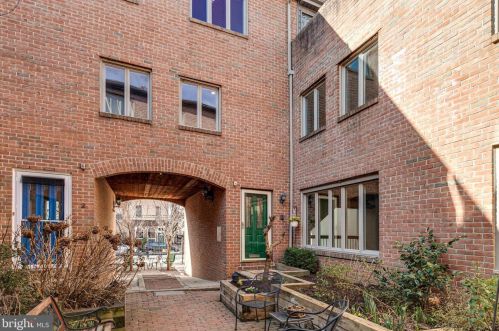 747 3 St, Philadelphia PA 19147-3324 exterior