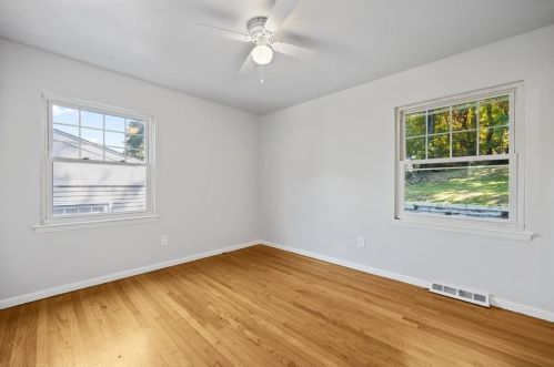 527 Pennview Dr, Pittsburgh PA 15235-4434 exterior