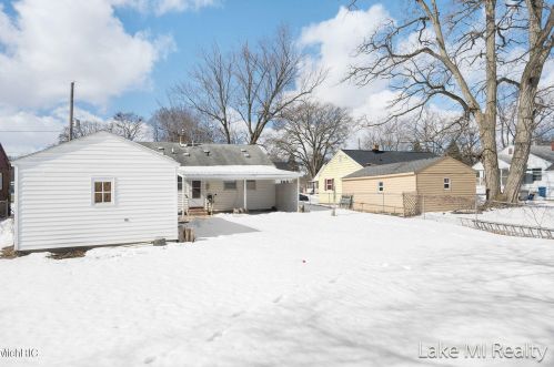 2134 Collingwood Ave, Wyoming MI exterior