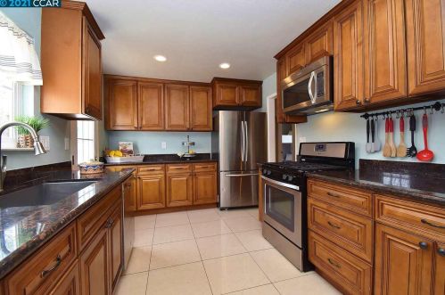 1134 Crowe Pl, Concord CA 94518-1713 exterior