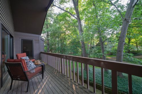 919 Essex Cir, Kalamazoo MI 49008-2349 exterior