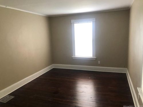 33 Sunrise Ave, New Britain CT  06051-2120 exterior