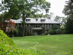 281 Prince St, Newton, MA 02465-2954