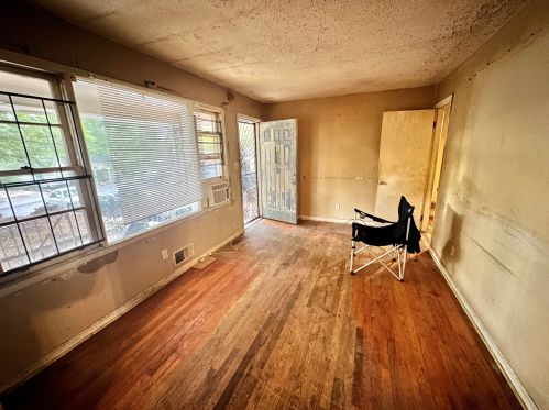 2086 Morehouse Dr, Atlanta GA 30314-1333 exterior