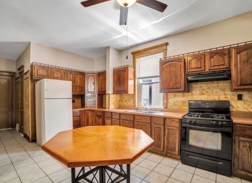 2424 Lawndale Ave, Chicago IL 60655-3221 exterior