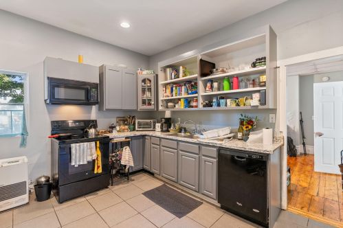 94 Woodford St, Portland ME 04103-4513 exterior