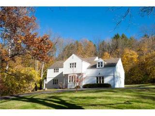 403 Rosslyn Rd, Collier Township, PA 15106-1057