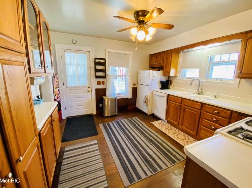 1140 Park St, Kalamazoo MI 49007-3487 exterior