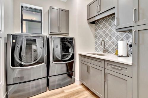 870 8 St, Naples FL 34120-0411 exterior