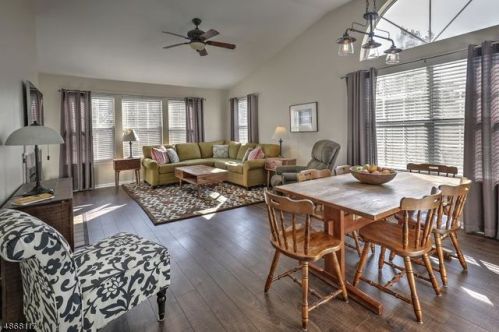 254 Long Meadow Rd, Bedminster, NJ 07921-1923