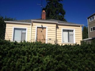 5245 40th Ave, Seattle WA  98136-1218 exterior