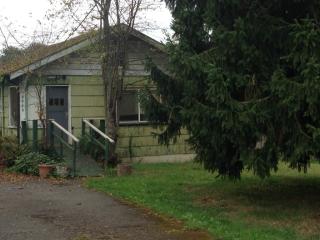 9840 28 Ave, Seattle WA  98146-1211 exterior