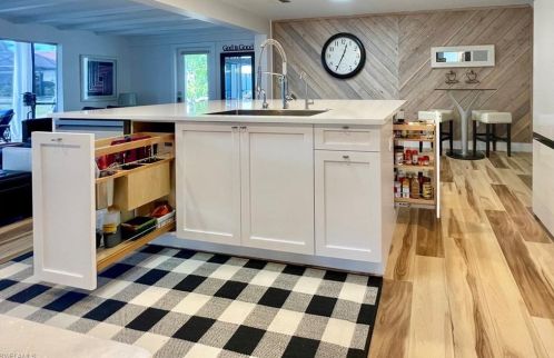 2120 Sandpiper St, Naples FL 34102-1505 exterior