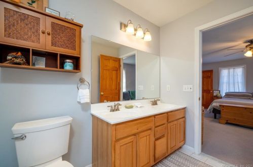 232 Burnham Rd, Exeter CT 06249-1404 exterior