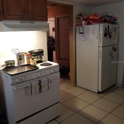 9713 Castle Ct, Tampa, FL 33612-8132