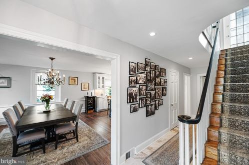 5 Lexington Ave, Pittsburgh PA 15215-3218 exterior