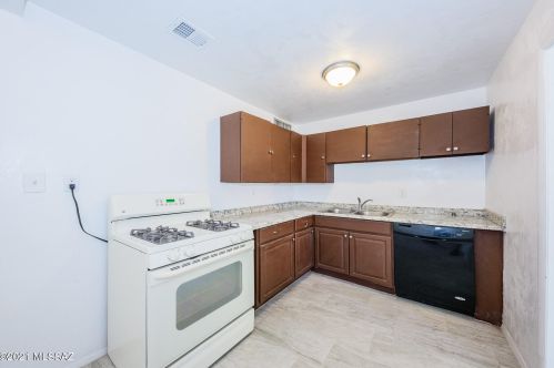 2402 Jefferson Ave, Tucson AZ  85711-6636 exterior