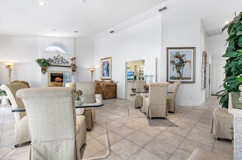 422 Countryside Dr, Naples FL 34104-6725 exterior