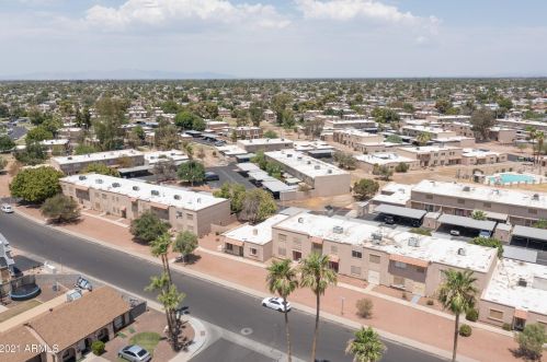 8216 32nd Ave, Phoenix AZ  85051-6022 exterior