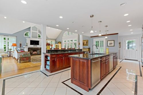 347 Riv Rd, Briarcliff NY 10510-2413 exterior