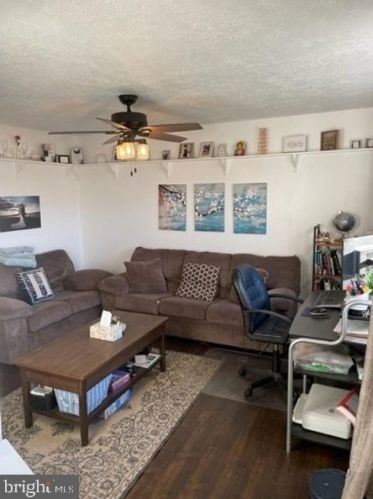 429 Pleasant St, Hanover PA  17331-2626 exterior