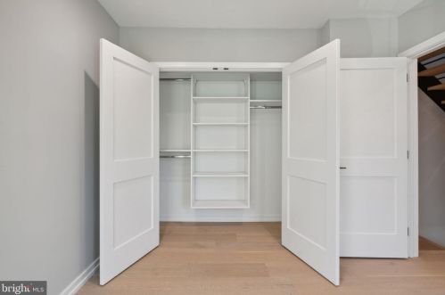 2200 Kater St, Philadelphia PA 19146-1139 exterior